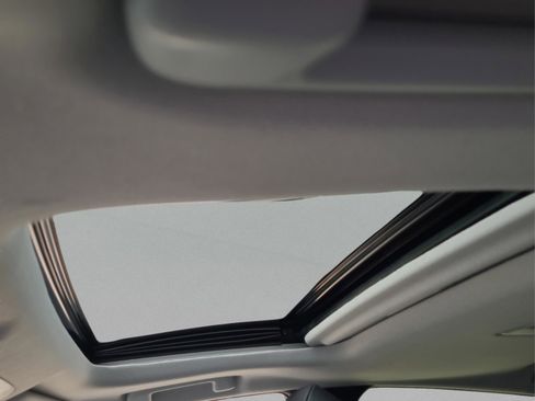 Certified 2022 Toyota Prius XLE w/ Premium Convenience Package image 16