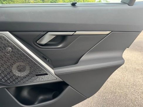 Certified 2024 BMW 530i xDrive w/ Executive Package image 27