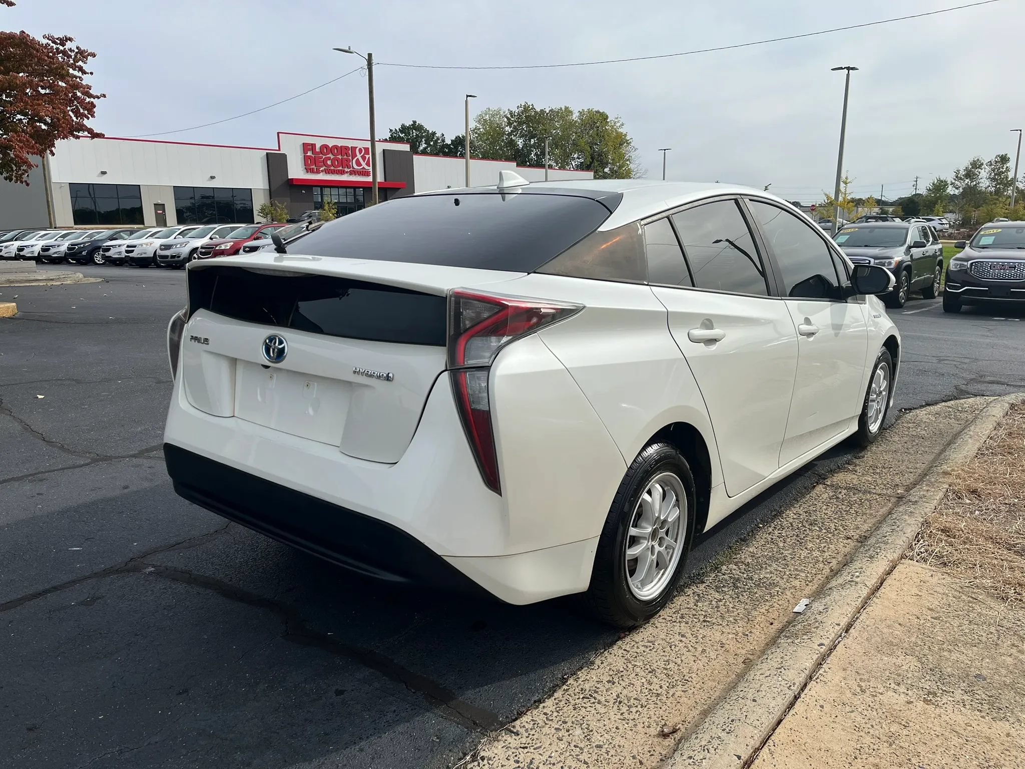 Used 2016 Toyota Prius Two FWD image 7