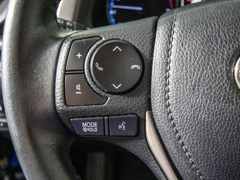 Used 2018 Toyota RAV4 XLE w/ Plus Extra Value Package FWD image 17