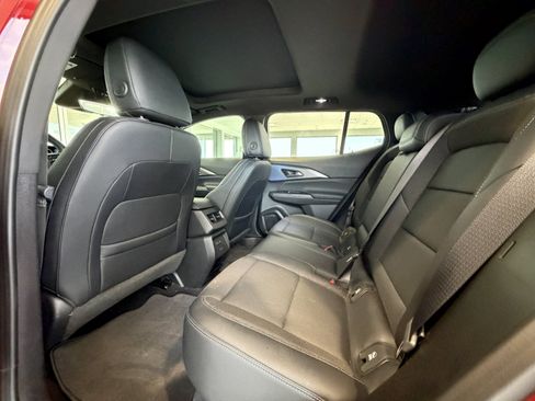 Used 2025 Chevrolet Equinox EV LT w/ Convenience Package II FWD image 17