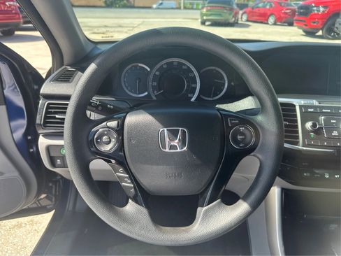 Used 2017 Honda Accord LX image 12