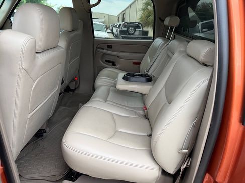 Used 2005 Chevrolet Avalanche 2500 w/ Preferred Equipment Group AWD/4WD image 21