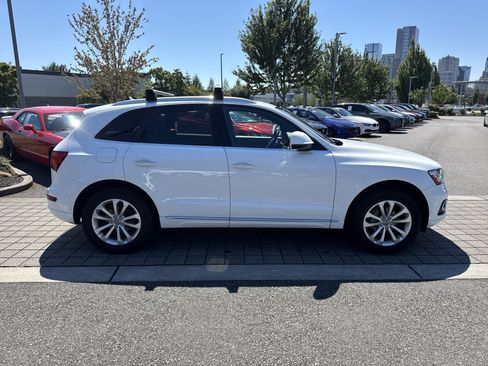 Used 2016 Audi Q5 2.0T Premium Plus w/ Technology Package AWD/4WD image 4