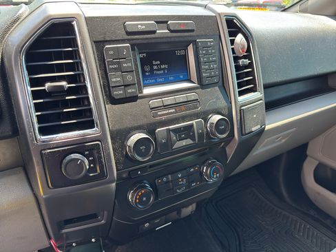 Used 2015 Ford F150 4x4 SuperCrew image 20