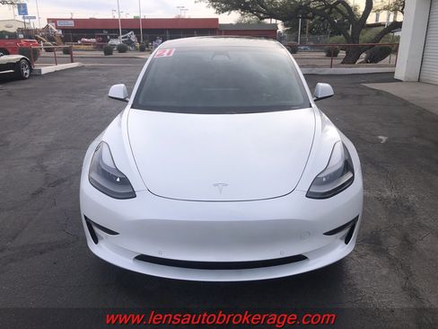 Used 2021 Tesla Model 3 Standard Range Plus image 3
