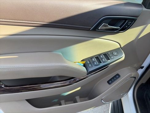 Used 2018 GMC Yukon XL SLT w/ Open Road Package image 19