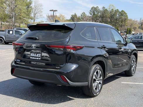 Certified 2024 Toyota Highlander XLE image 20