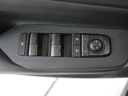Used 2026 Toyota Prius Plug-In Hybrid FWD image 11