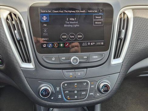 Used 2024 Chevrolet Malibu LT FWD image 11