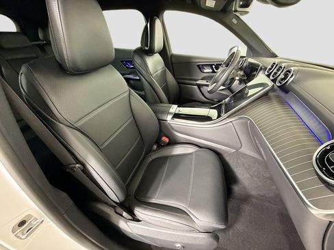 Used 2024 Mercedes-Benz GLC 300 4MATIC image 28