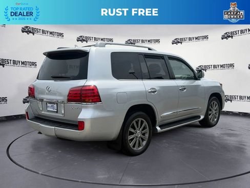 Used 2011 Lexus LX 570 4WD w/ Luxury Pkg w/Pre-crash image 7