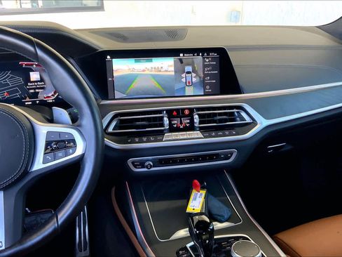 Used 2022 BMW X7 xDrive40i w/ M Sport Package image 7