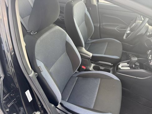 Used 2025 Nissan Versa SV FWD image 34
