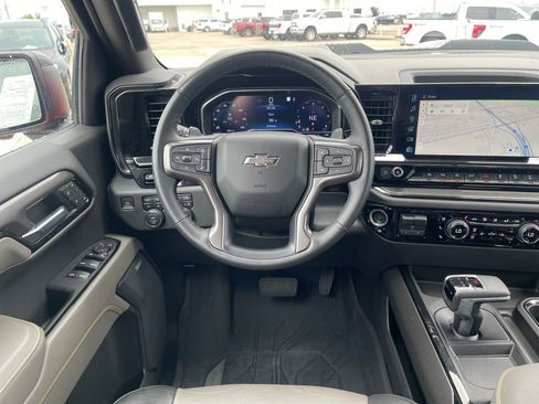 Used 2023 Chevrolet Silverado 1500 ZR2 w/ Technology Package image 18