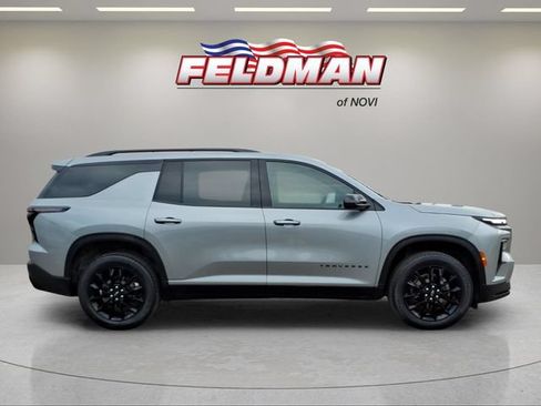 Used 2024 Chevrolet Traverse LT w/ Midnight/Sport Edition FWD image 6