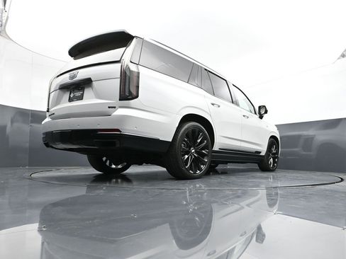 Used 2025 Cadillac Escalade Sport Platinum w/ LPO, ONYX Package AWD/4WD image 45