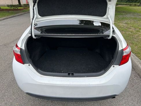Used 2016 Toyota Corolla LE FWD image 8
