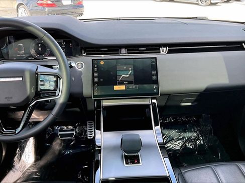 Used 2024 Land Rover Range Rover Evoque Dynamic SE image 6