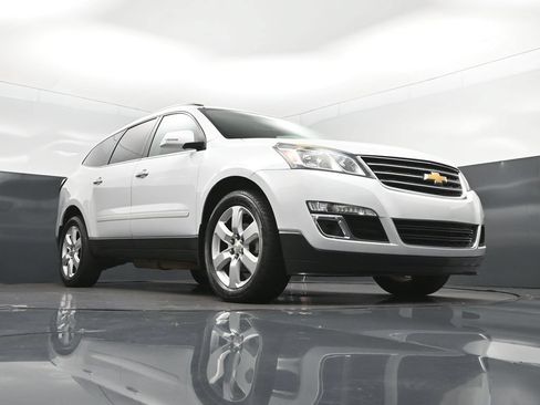 Used 2016 Chevrolet Traverse LT w/ Traveler's Package FWD image 44