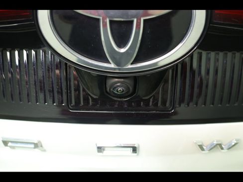 Used 2023 Toyota Crown Limited image 20