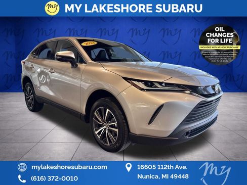 Used 2023 Toyota Venza LE image 1