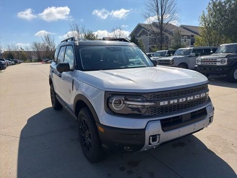New 2026 Ford Bronco Sport Badlands AWD/4WD image 2