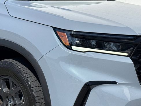 Certified 2023 Honda Pilot TrailSport image 10