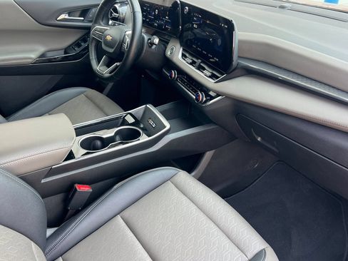 Used 2025 Chevrolet Equinox LT w/ Convenience Package II AWD/4WD image 13