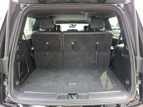 Certified 2024 Jeep Wagoneer Series II w/ Flexible Seating Group AWD/4WD image 31