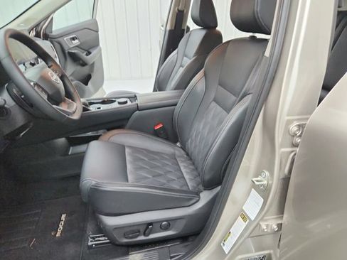Used 2026 Nissan Rogue Platinum w/ Platinum Premium Package AWD/4WD image 19