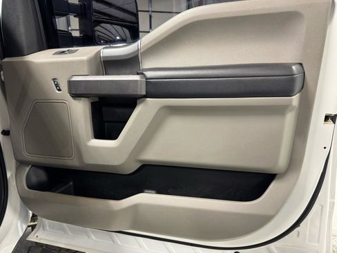 Used 2019 Ford F250 XLT w/ XLT Premium Package image 13