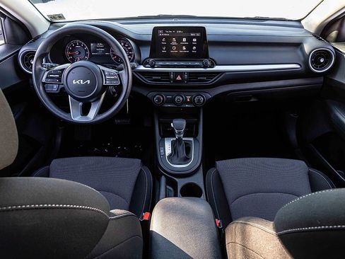 Certified 2023 Kia Forte LXS w/ LXS Technology Package image 20