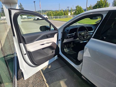 New 2026 Cadillac Lyriq Sport AWD/4WD image 18