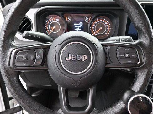 Used 2024 Jeep Gladiator Sport image 14
