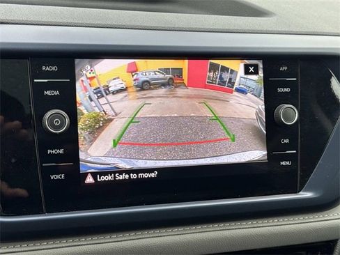 Certified 2024 Volkswagen Taos SE w/ Panoramic Sunroof Package image 23