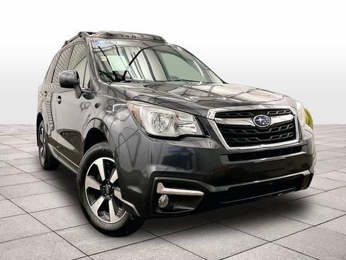 Used 2018 Subaru Forester 2.5i Limited AWD/4WD image 3