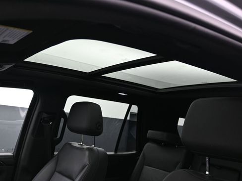 Used 2022 Chevrolet Tahoe LT w/ LT Signature Package image 12