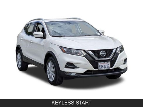 Used 2022 Nissan Rogue Sport SV FWD image 2