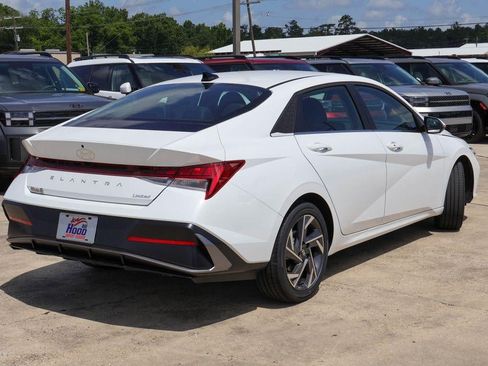 New 2026 Hyundai Elantra Limited FWD image 26