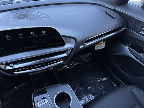 New 2026 Cadillac Lyriq Premium Luxury image 23