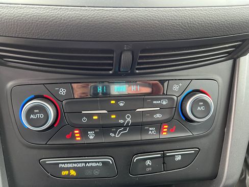 Used 2018 Ford Escape SE image 25