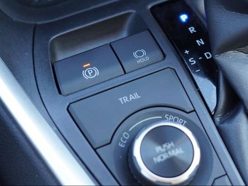 Certified 2022 Toyota RAV4 XLE Premium image 36