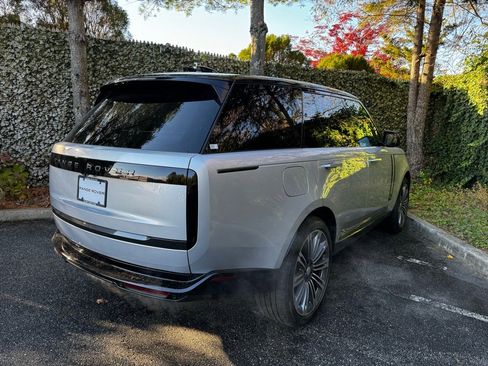 New 2025 Land Rover Range Rover SE image 7