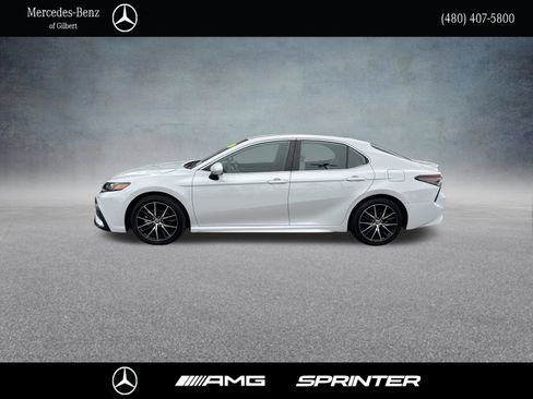 Used 2023 Toyota Camry SE FWD image 2
