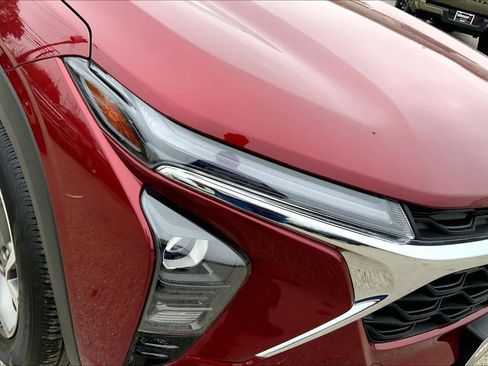 Used 2025 Chevrolet Trax LT image 26