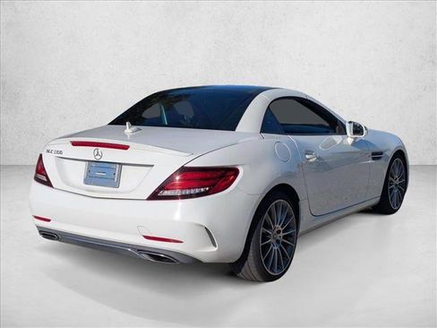 Used 2020 Mercedes-Benz SLC 300 image 4
