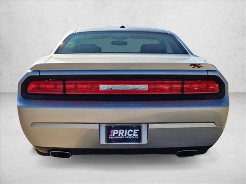 Used 2010 Dodge Challenger R/T image 7