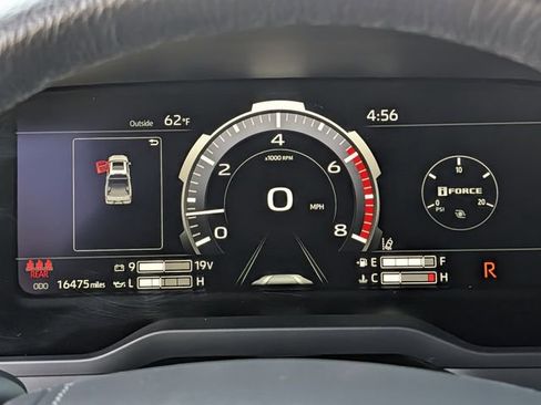 Used 2025 Toyota Tundra Limited AWD/4WD image 21