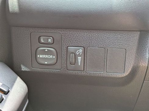 Used 2016 Toyota RAV4 XLE FWD image 25